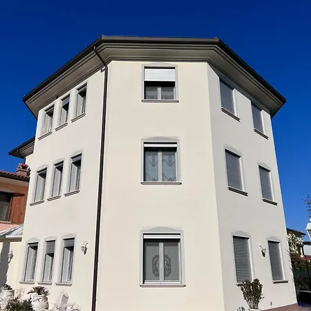 Boutique San Giovanni 3* سان جوفانّي إن بيرْس