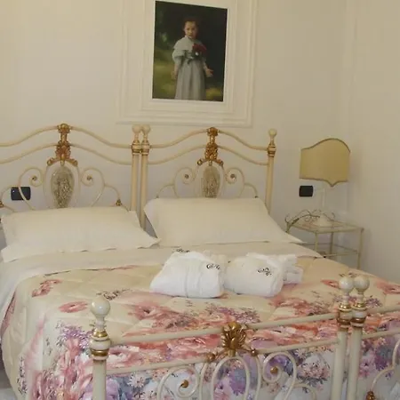 Boutique San Giovanni Отель Сан-Джованни-ин-Персичето