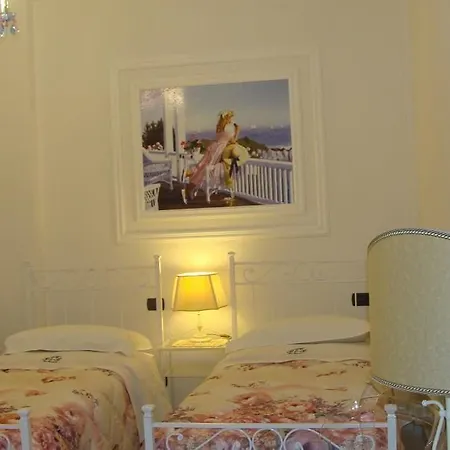 Boutique San Giovanni 酒店 3*